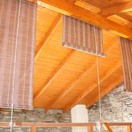 το πέτρινο - Stonehouse Petriaí